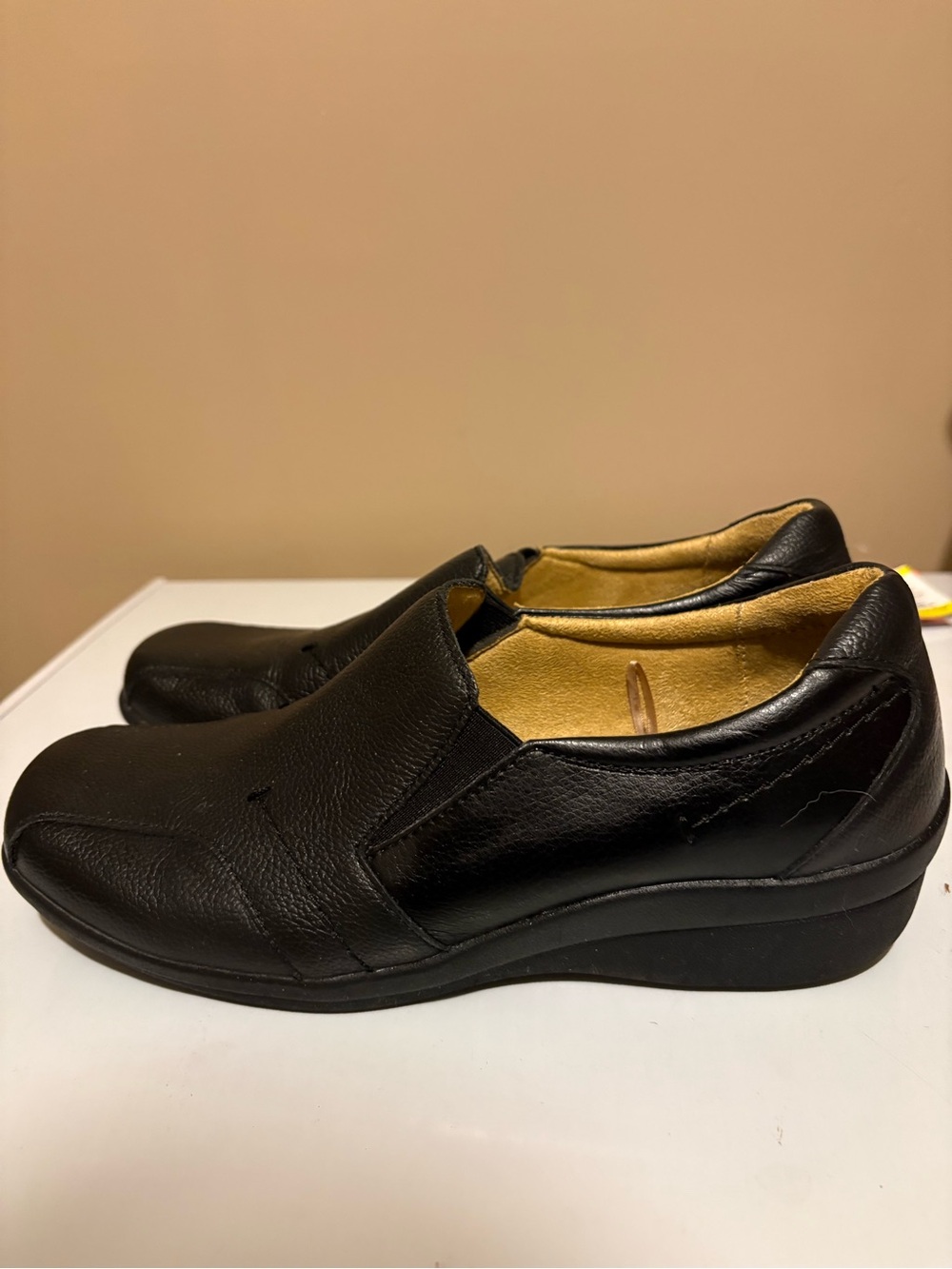 Dr. Scholl’s Black Leather Slip-On Comfort Shoes | Women’s Size 8M